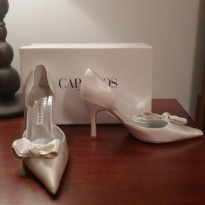 White heels with bow from Caparros Vincente